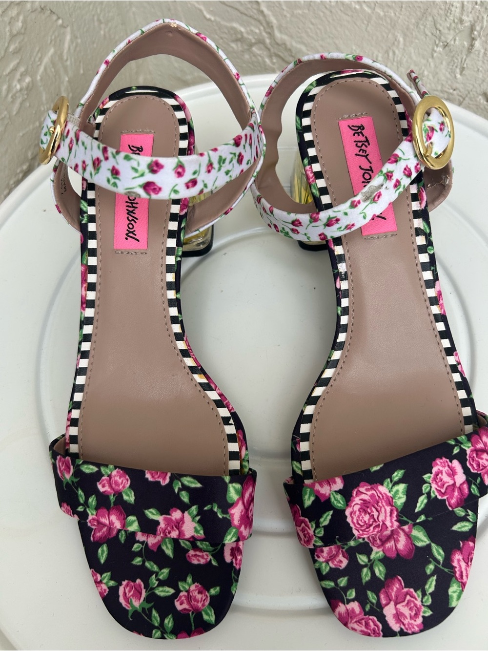 Betsey Johnson Livvie Block-Heel Sandals Size 7.5